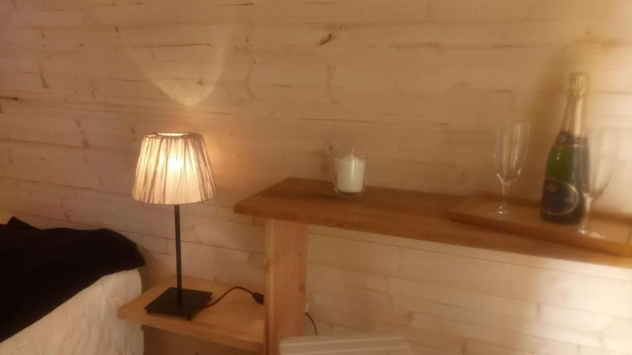 Luxury tent Cabane En Bois Pod 2 Champfromier